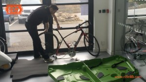 Bike box - remove wheels