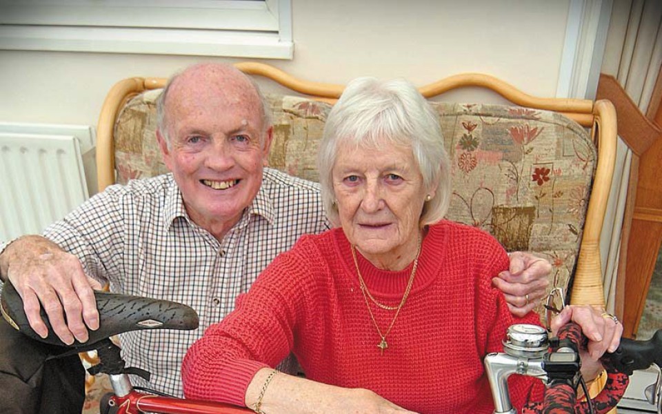 Married cycling couple