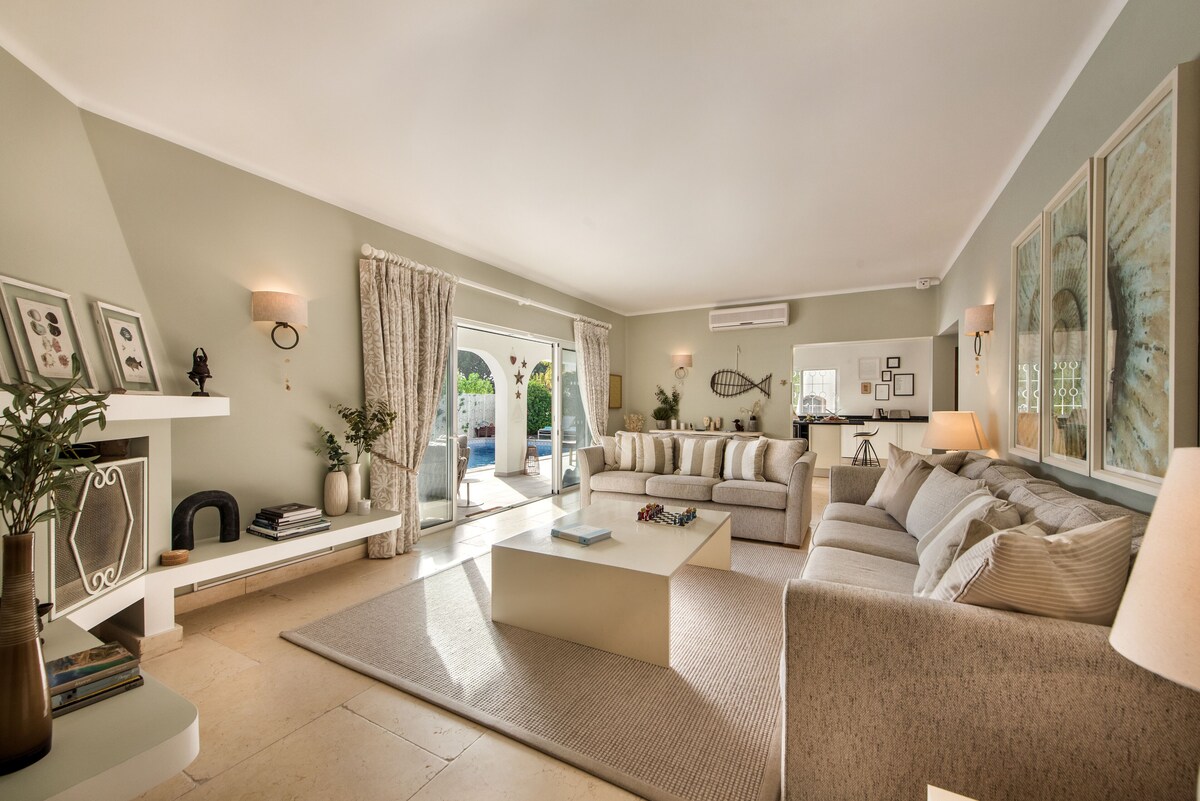 LIVE AUCTION Lot 1 – 7 NIGHTS – 5 BED LUXURY VILLA IN THE ALGARVE. Donor - Dan Mountain - Image 4